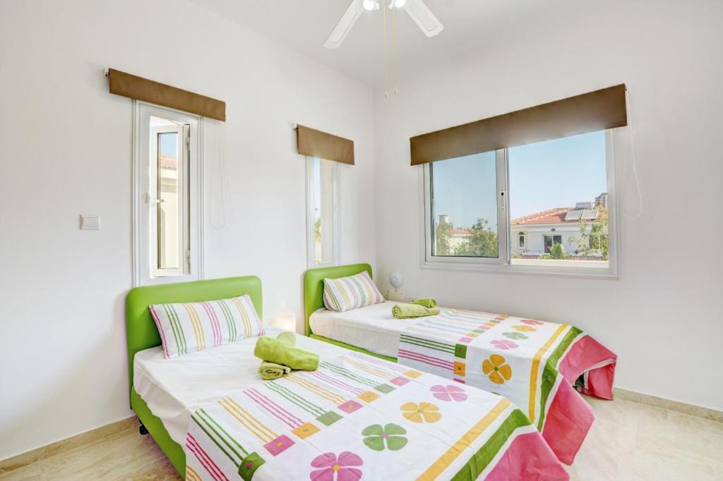 Villa Mario - 2Min Walk From Kapparis Beach Paralímni Extérieur photo